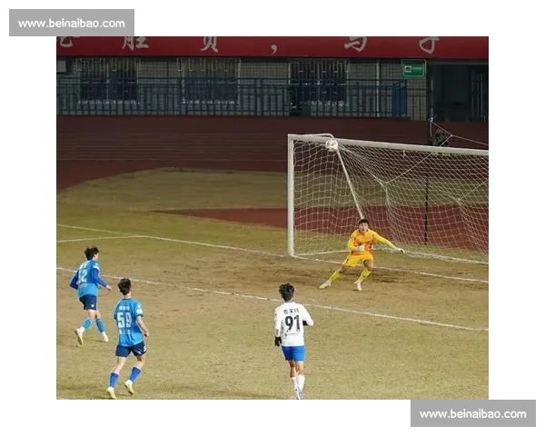 激情对决见证荣耀时刻足球晋级赛巅峰之战全纪录热血拼搏再创辉煌 - 副本